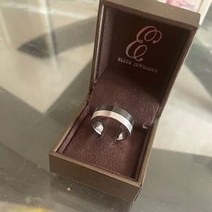 Men’s wedding band